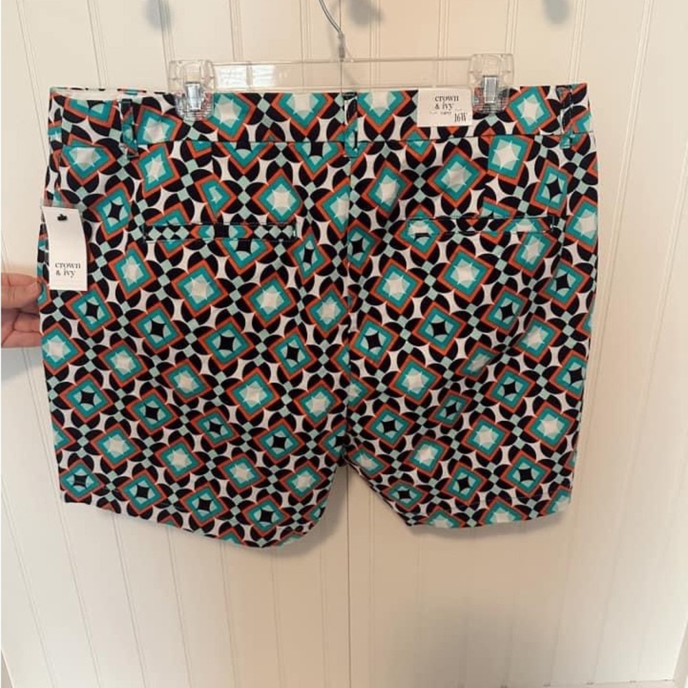 NWT Crown & Ivy shorts
